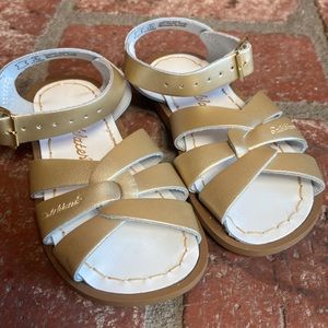 Salt Water Sandals.  Kids 9.